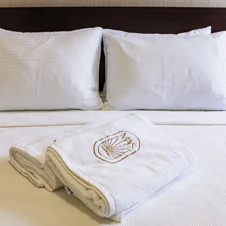 Mays Hotell 4*