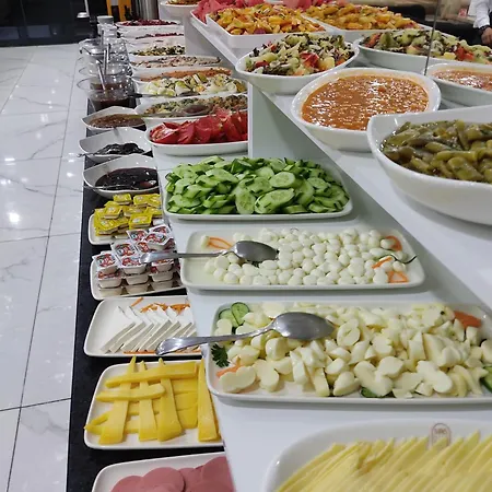 מלון Mays Royal 4*