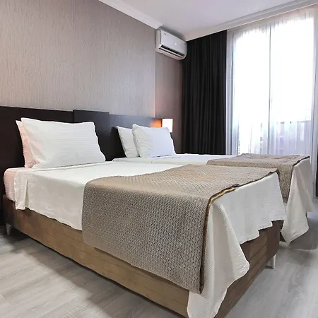 מלון Mays Royal 4*